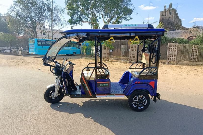 Sunehri Dlx Ss