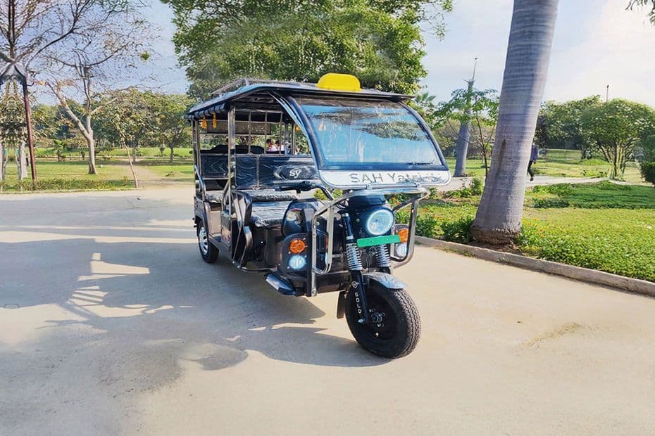 Sahyatri Semi Steel Dlx