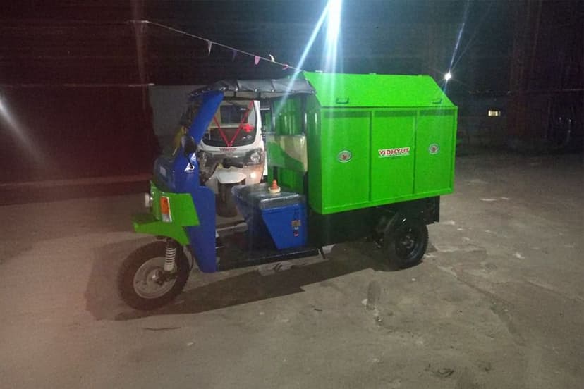 Vidhyut Garbage Van