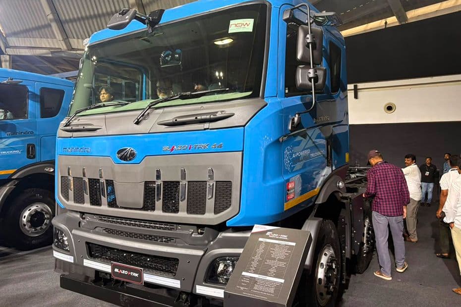 Mahindra BLAZO i-TRK 44