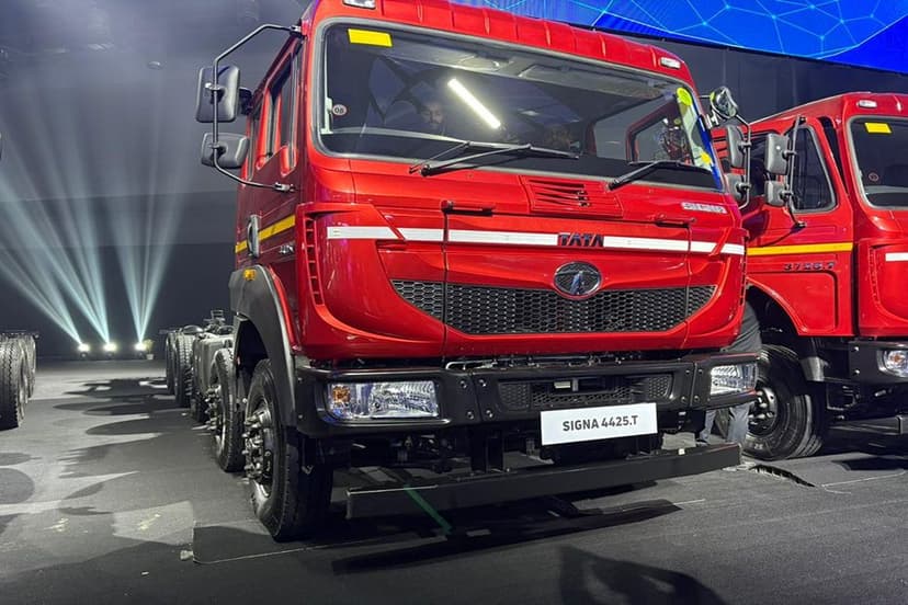 Tata Signa 4425.T